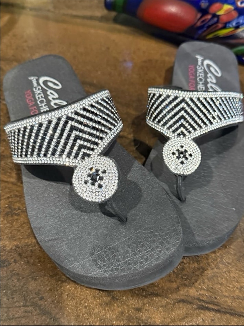 Skechers Black Embellished Toe-Post Sandals with Silver Crystal Accents ( IMO)